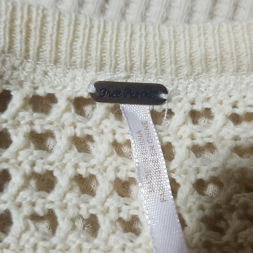 Free People cream sweater. Size  small - Picture 6 of 10